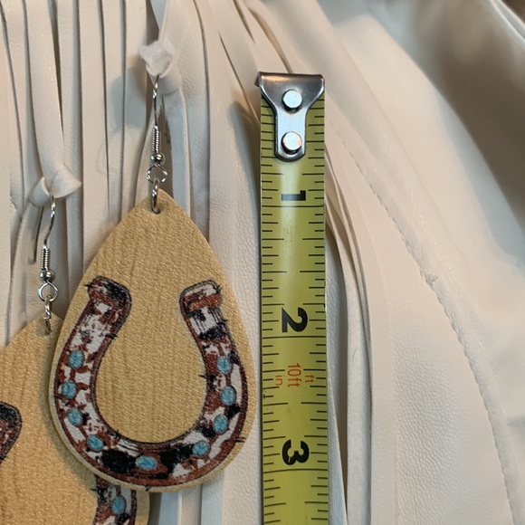 Horseshoe Leather Earrings - Picture 2 of 4
